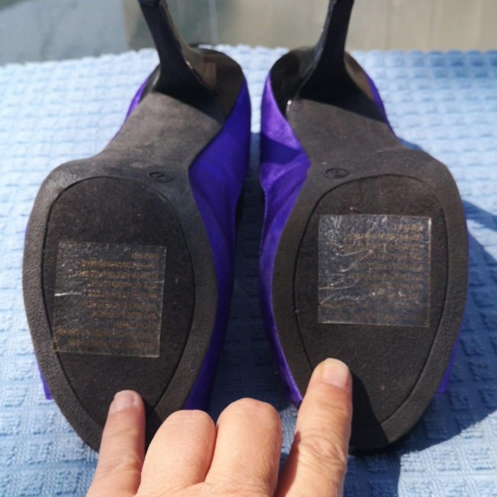 Shoes - Picture 3 of 3